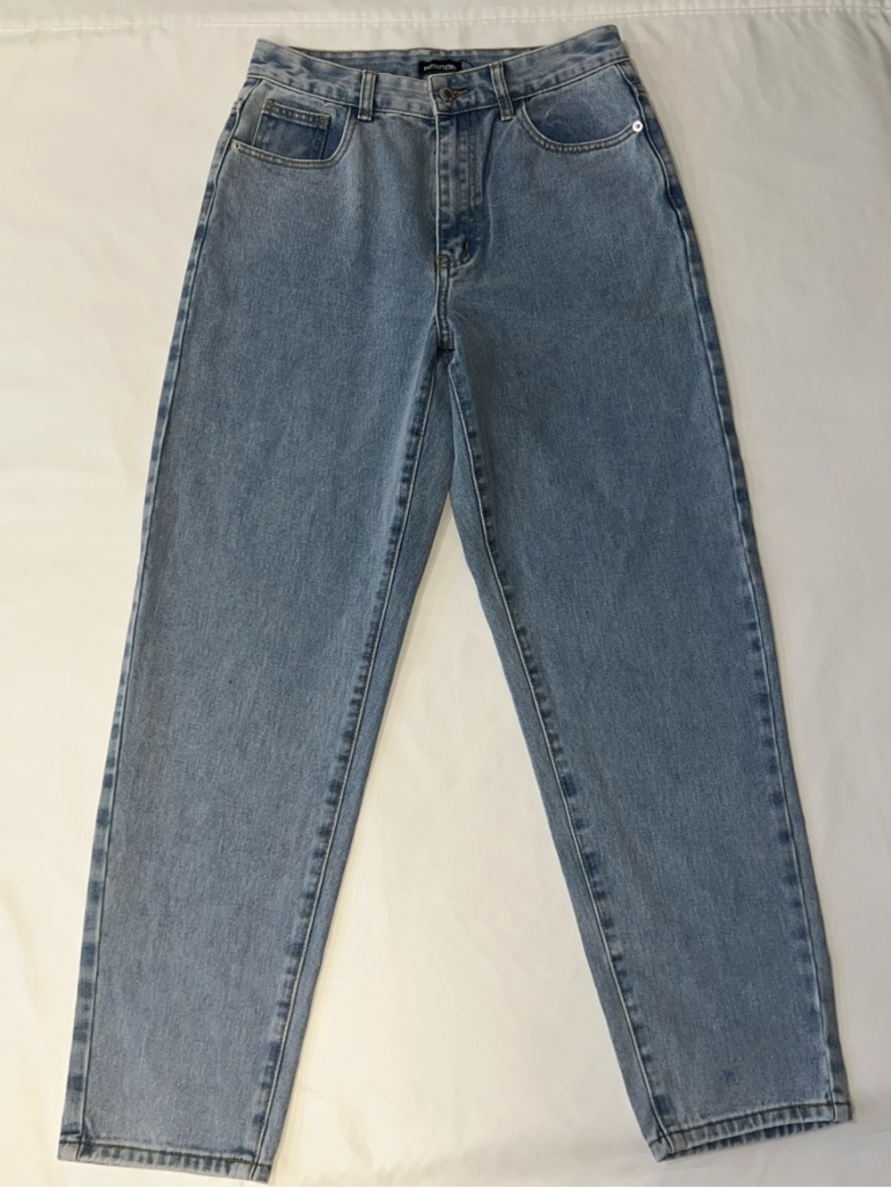 PrettyLittleThing Light Wash Mom Jeans | US 8